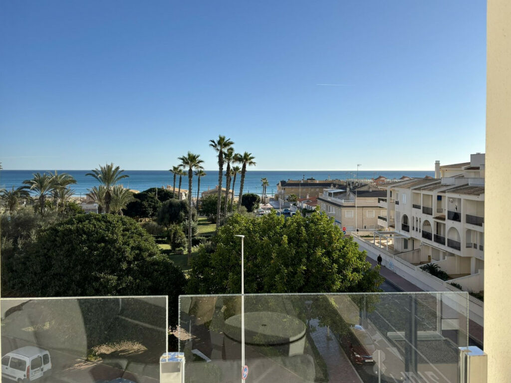 Middle Floor Apartment La Mata Alicante - image 2