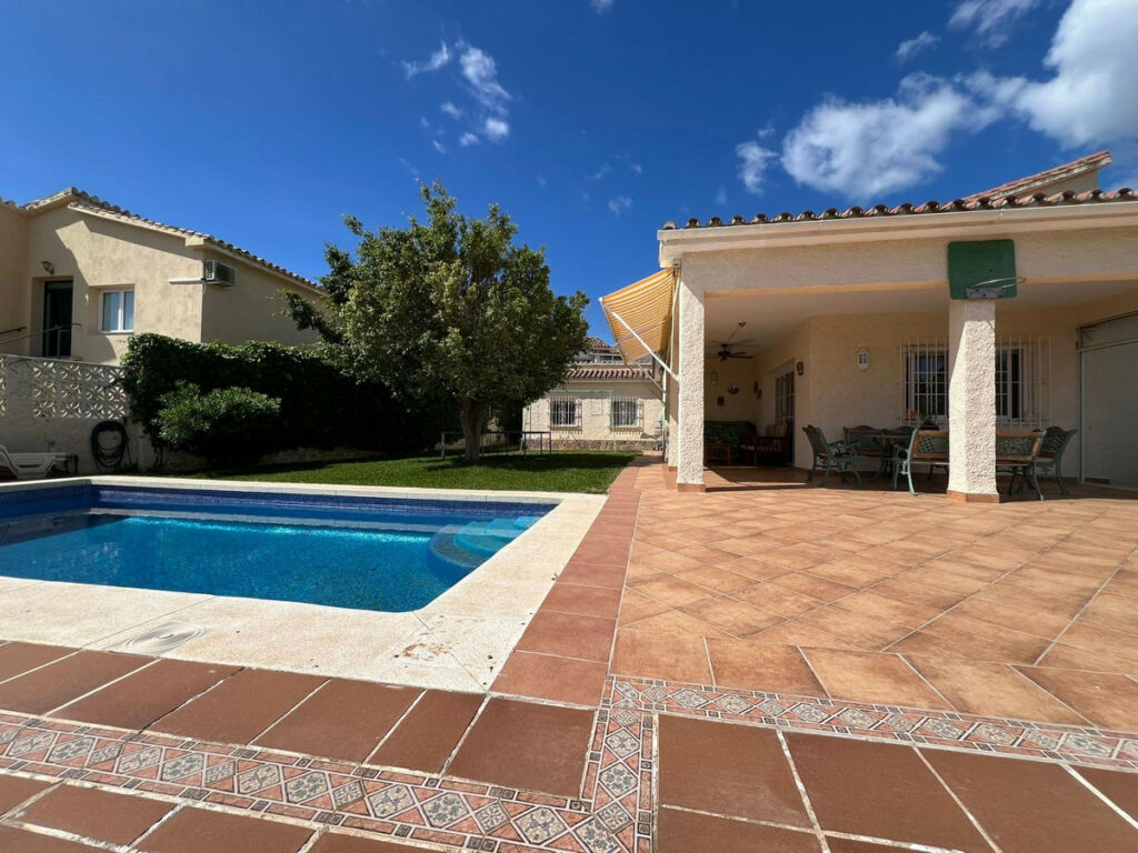 Detached Villa Benalmadena Málaga - image 2