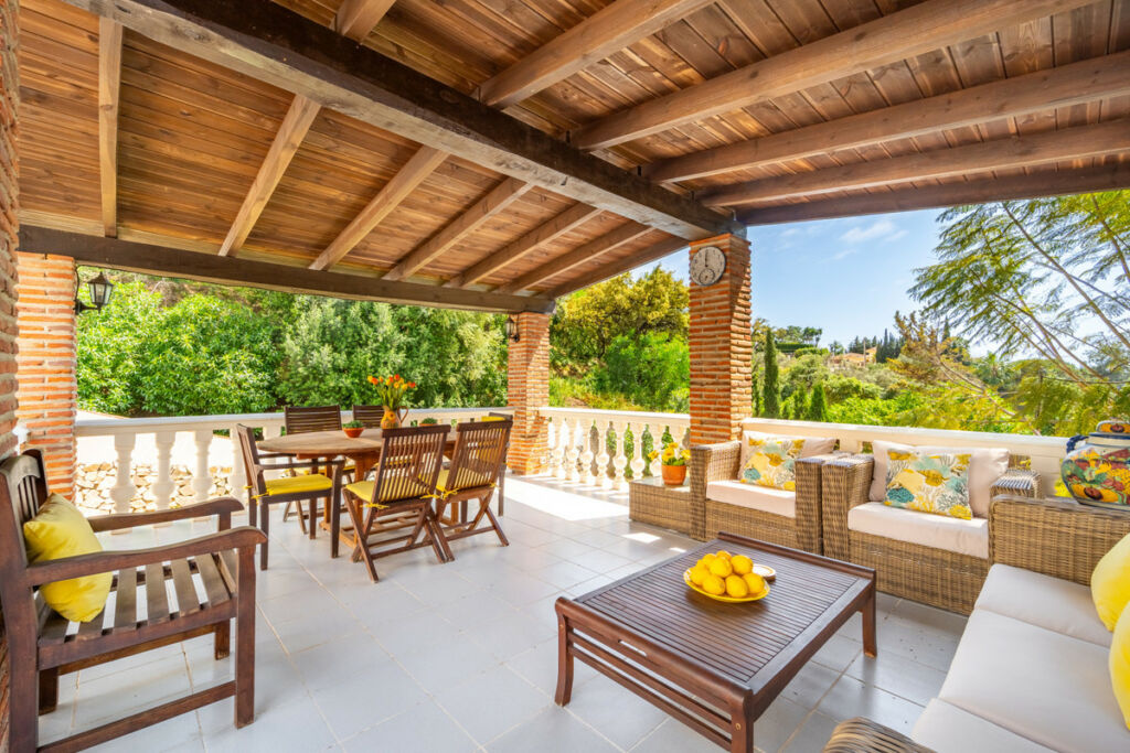 Detached Villa El Rosario Málaga - image 2