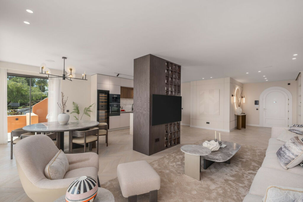 Ground Floor Apartment Nueva Andalucía Málaga - image 3
