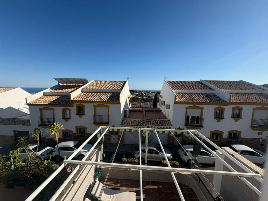 Townhouse Benalmadena Málaga - image 2