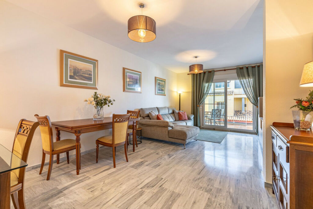 Ground Floor Apartment Cabopino Málaga - image 2