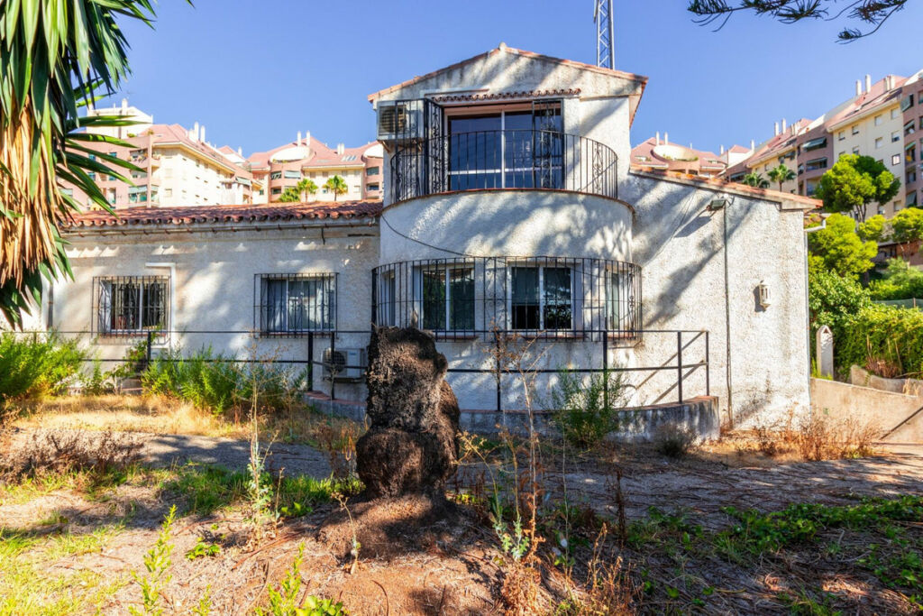 Detached Villa Marbella Málaga - image 2