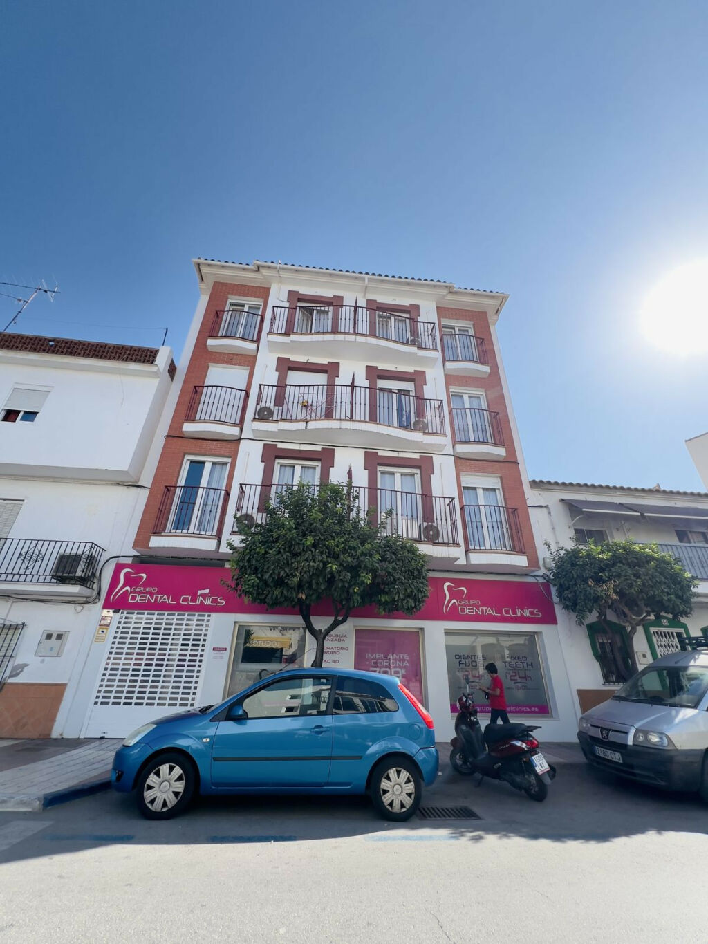 Apartment Complex San Pedro de Alcántara Málaga - image 2