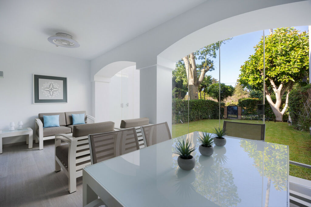 Townhouse Estepona Málaga - image 3