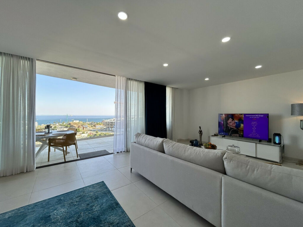 Middle Floor Apartment Higueron Málaga - image 2