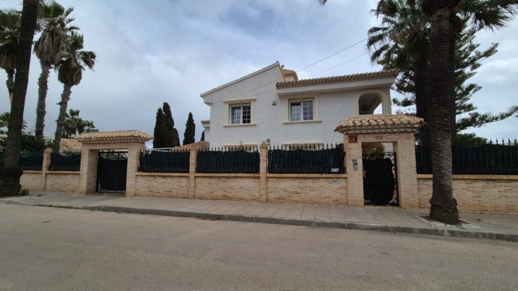 Detached Villa Orihuela Alicante - image 2