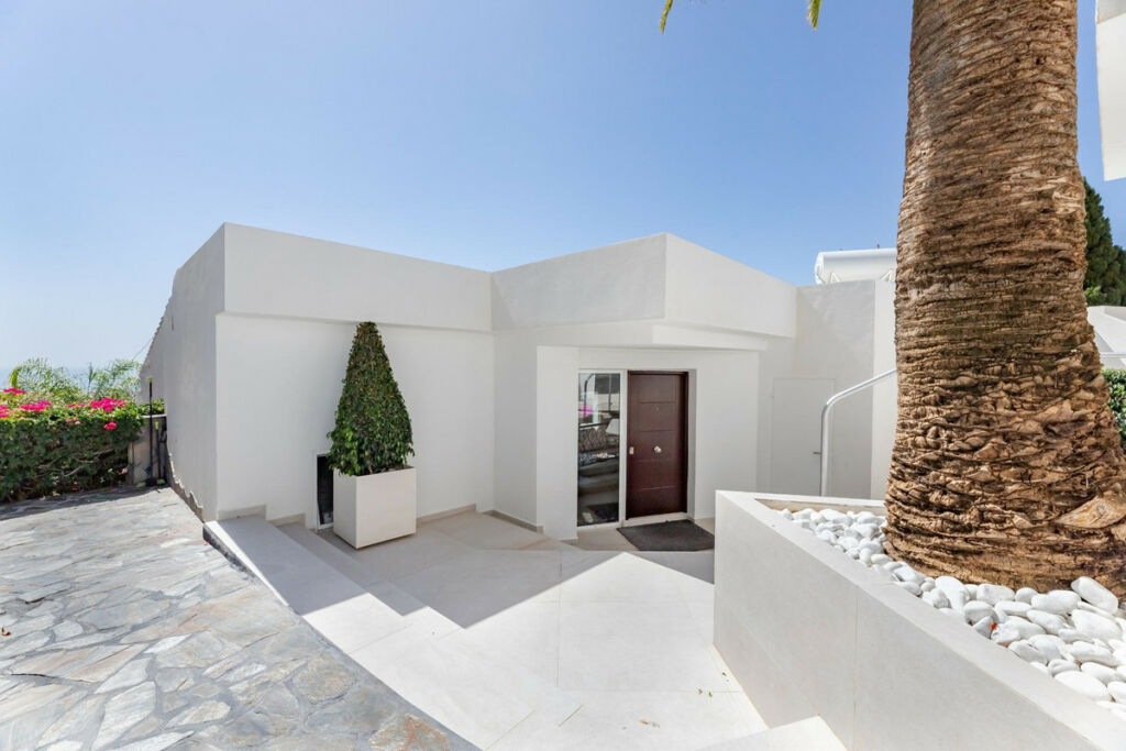 Detached Villa Benalmadena Málaga - image 2