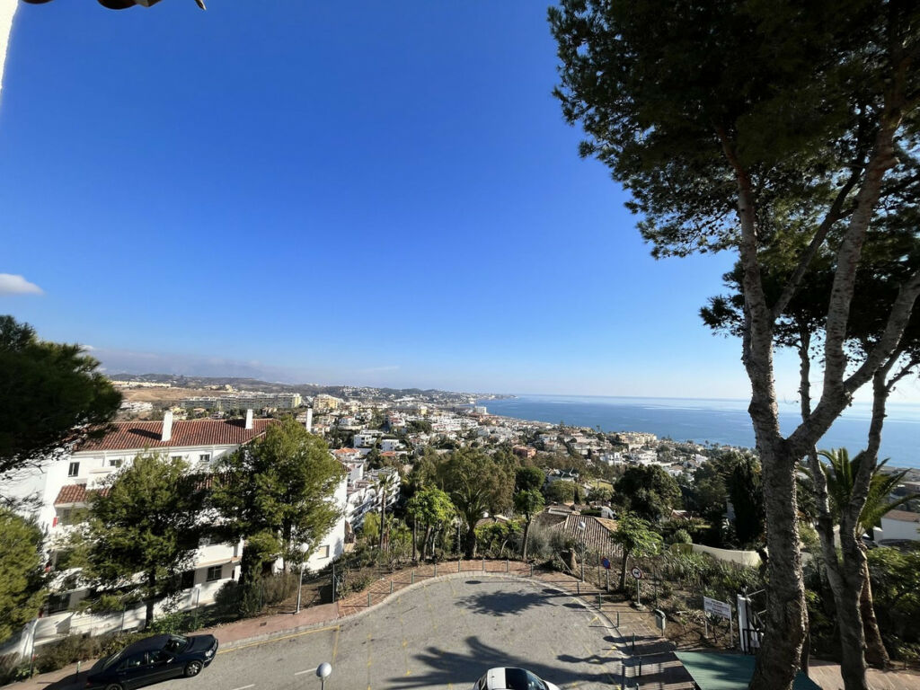 Middle Floor Apartment Riviera del Sol Málaga - image 2