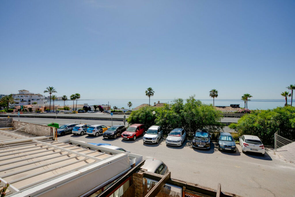 Top Floor Apartment Estepona Málaga