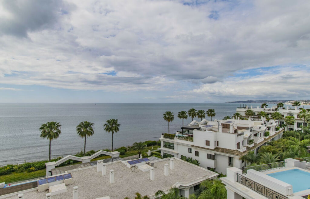 Penthouse Estepona Málaga - image 2