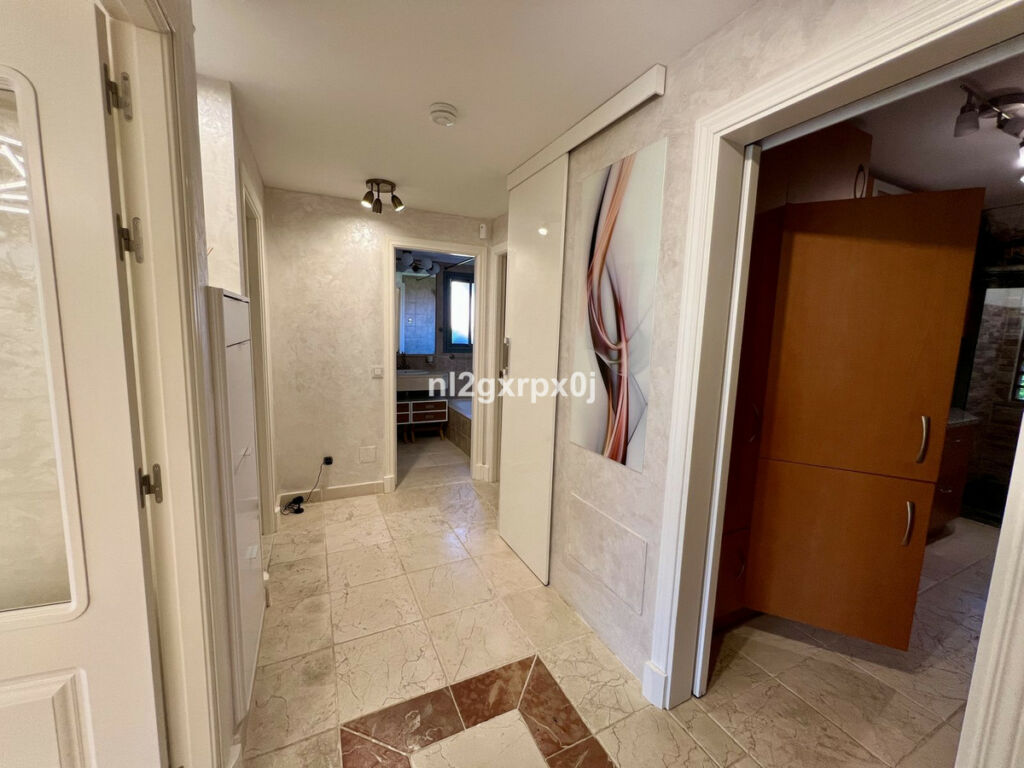 Ground Floor Apartment Benahavís Málaga - image 3