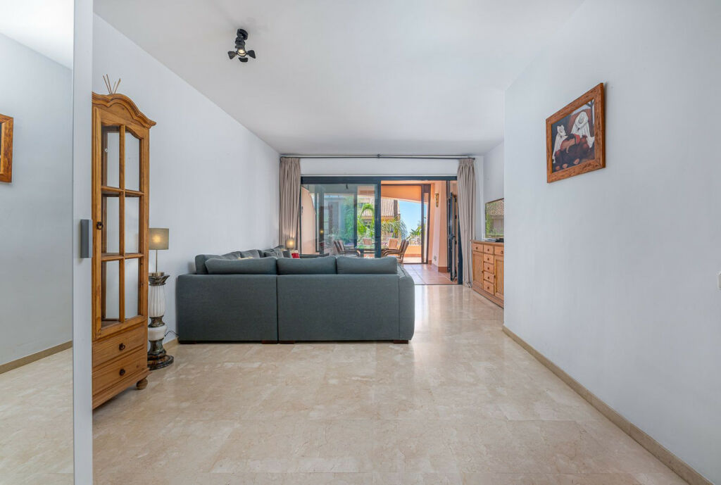 Ground Floor Apartment Calahonda Málaga - image 3