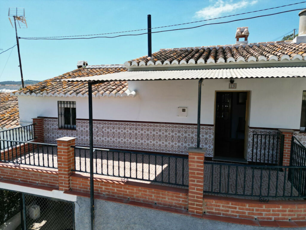 Townhouse Canillas de Aceituno Málaga - image 2