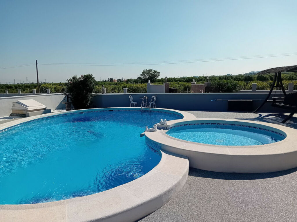 Detached Villa Jacarilla Alicante - image 2