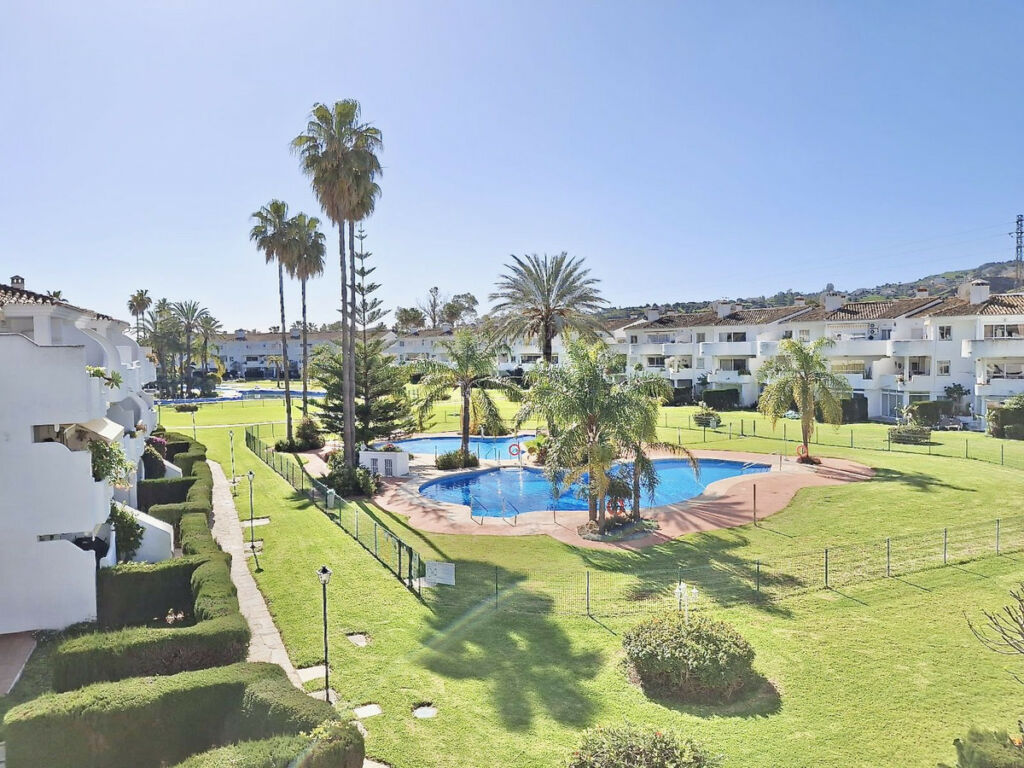 Middle Floor Apartment Mijas Golf Málaga - image 2