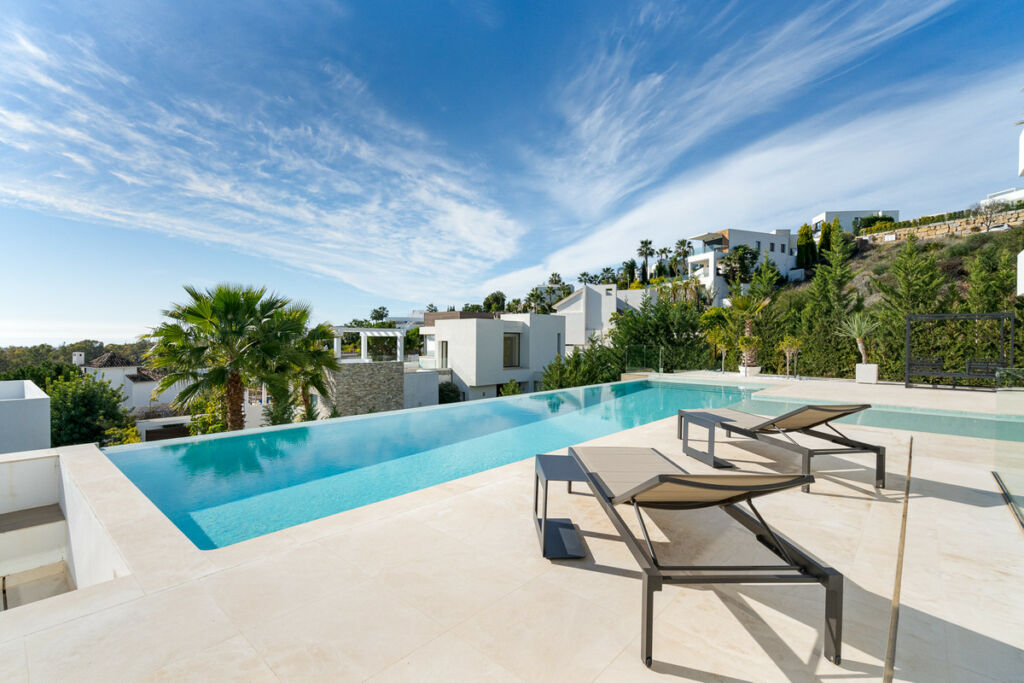 Detached Villa Benahavís Málaga - image 2