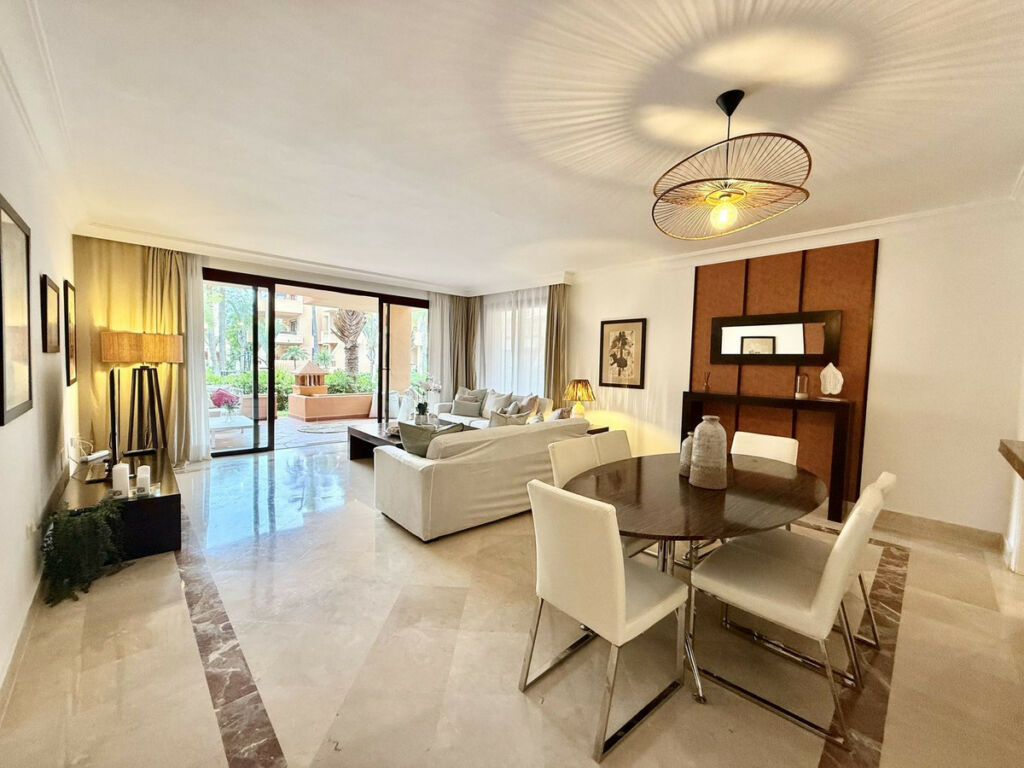 Ground Floor Apartment San Pedro de Alcántara Málaga - image 2