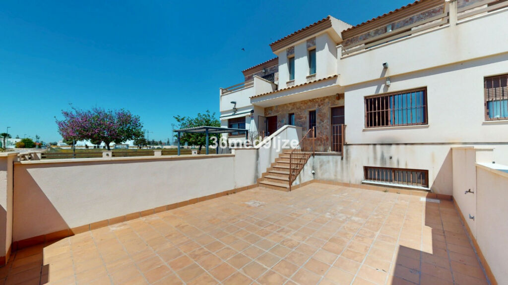 Townhouse Los Alcazares Murcia - image 2