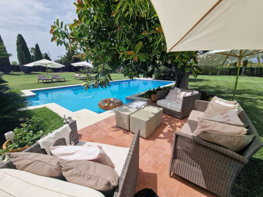 Detached Villa Benahavís Málaga - image 2