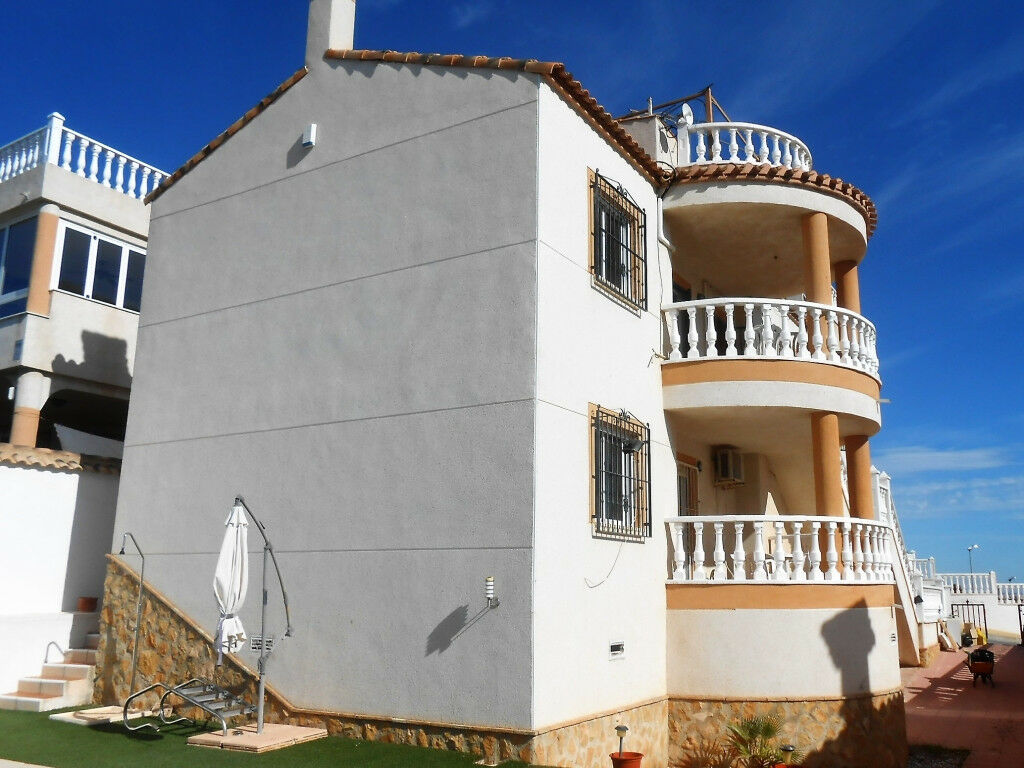 Detached Villa San Miguel de Salinas Alicante - image 2