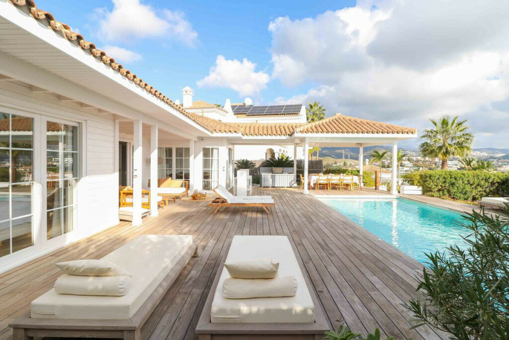 Detached Villa Benahavís Málaga - image 2
