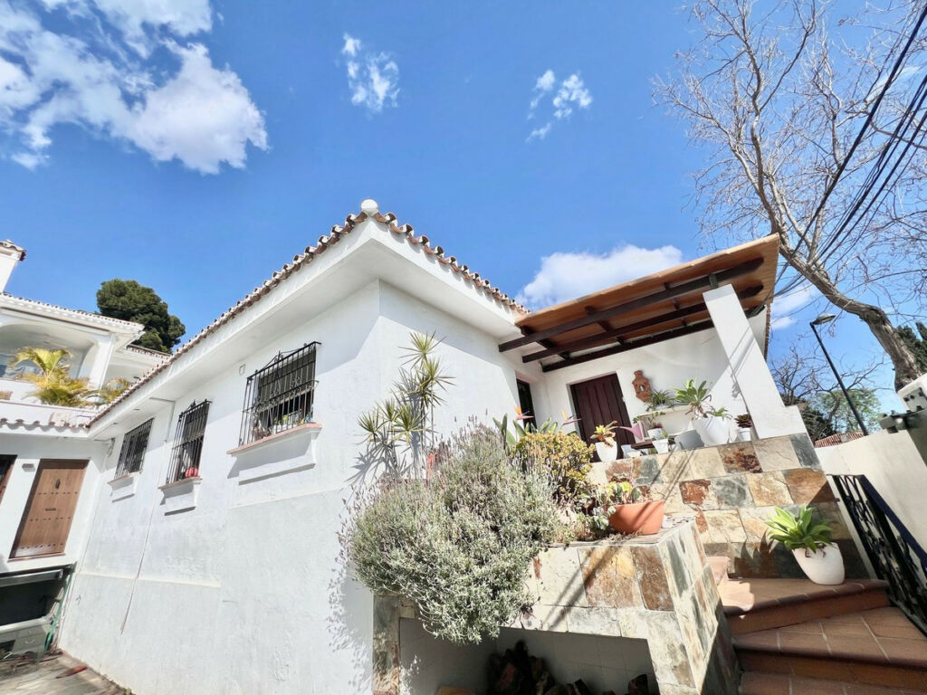 Detached Villa Nueva Andalucía Málaga - image 20