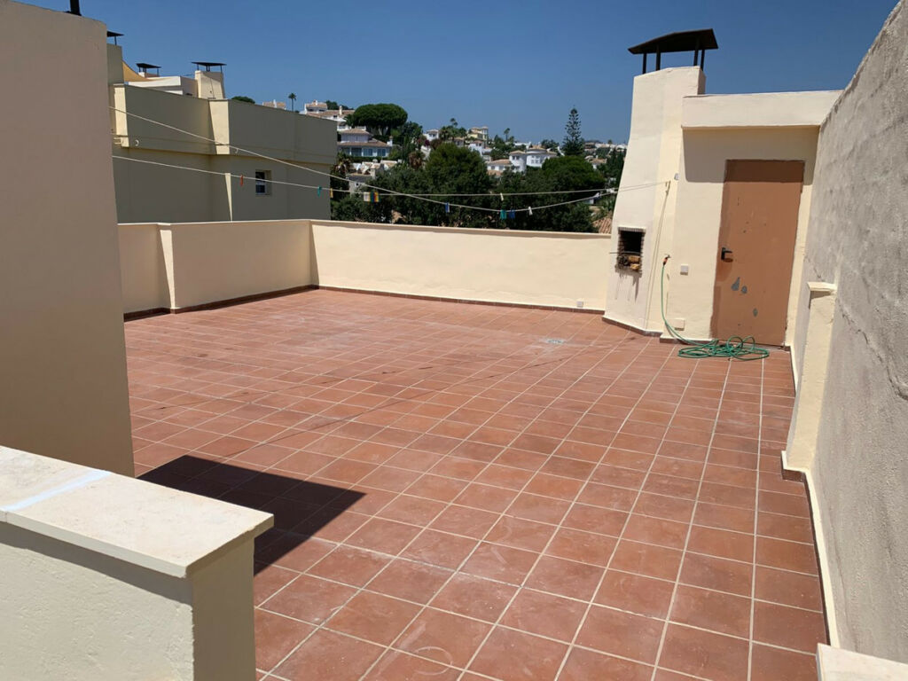 Top Floor Apartment Calahonda Málaga - image 20