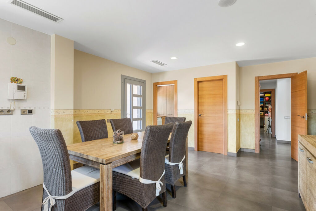Detached Villa Elche Alicante - image 20