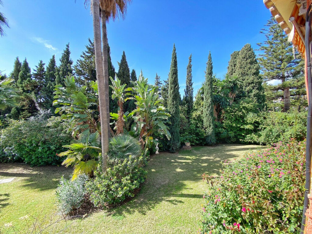 Detached Villa Nagüeles Málaga - image 20