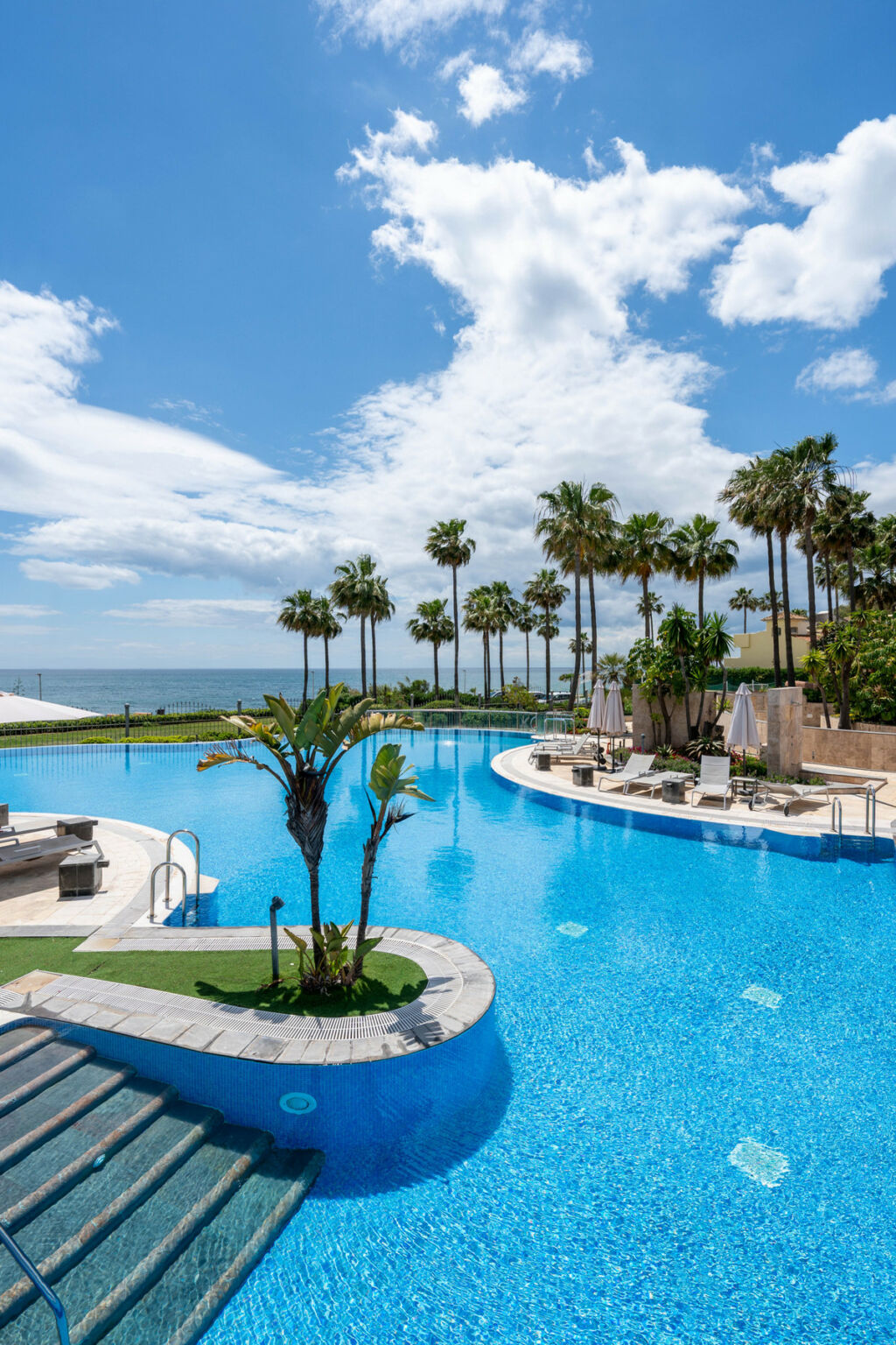 Middle Floor Apartment Estepona Málaga - image 20