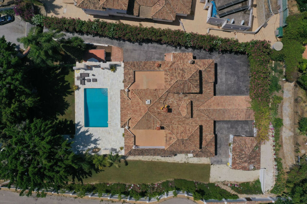 Detached Villa El Paraiso Málaga - image 20