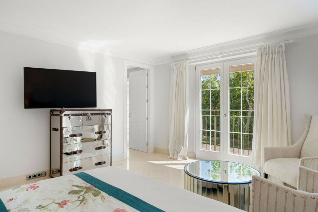 Detached Villa The Golden Mile Málaga - image 20