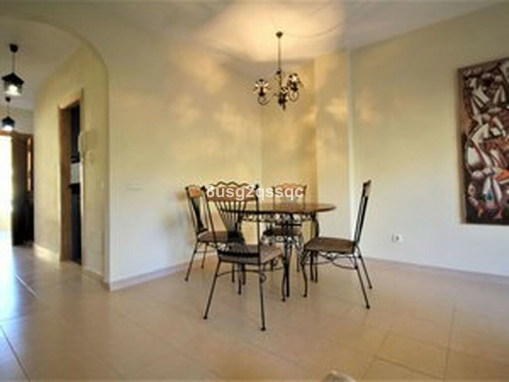 Semi-Detached House Estepona Málaga - image 4