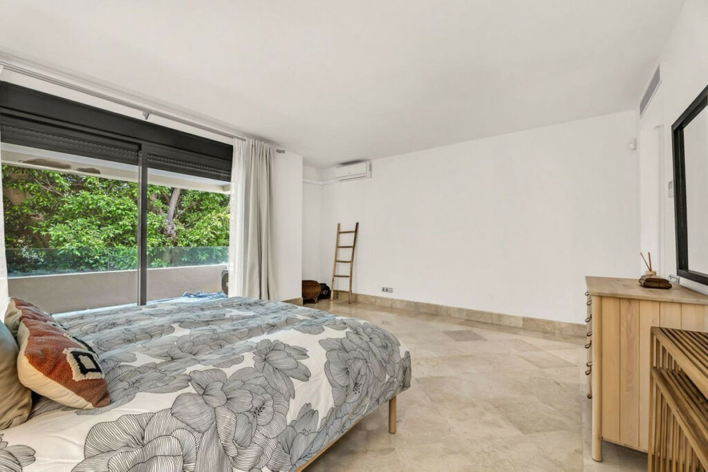 Middle Floor Apartment Los Monteros Málaga - image 20