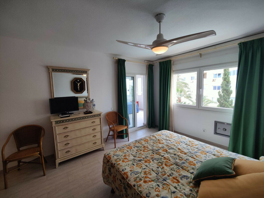 Middle Floor Apartment Estepona Málaga - image 19
