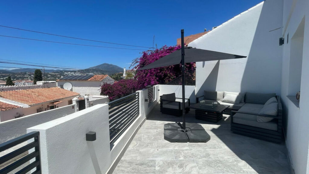 Detached Villa Nueva Andalucía Málaga - image 20