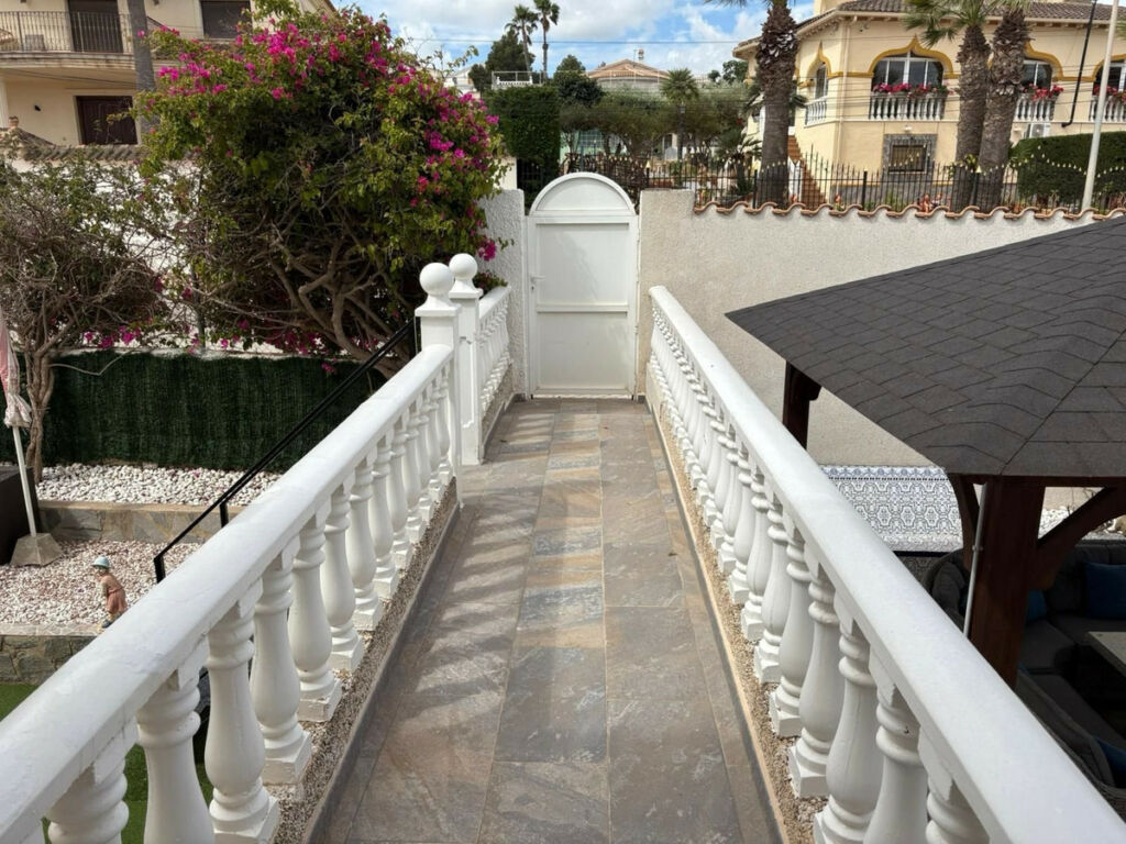 Detached Villa Algorfa Alicante - image 20