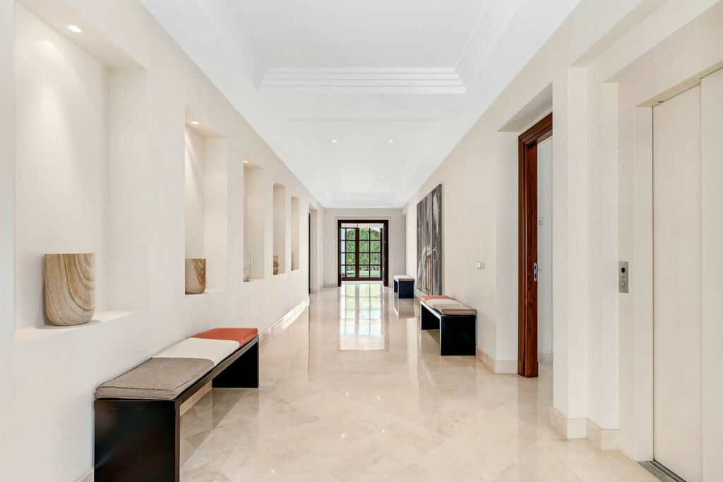 Detached Villa Sierra Blanca Málaga - image 20