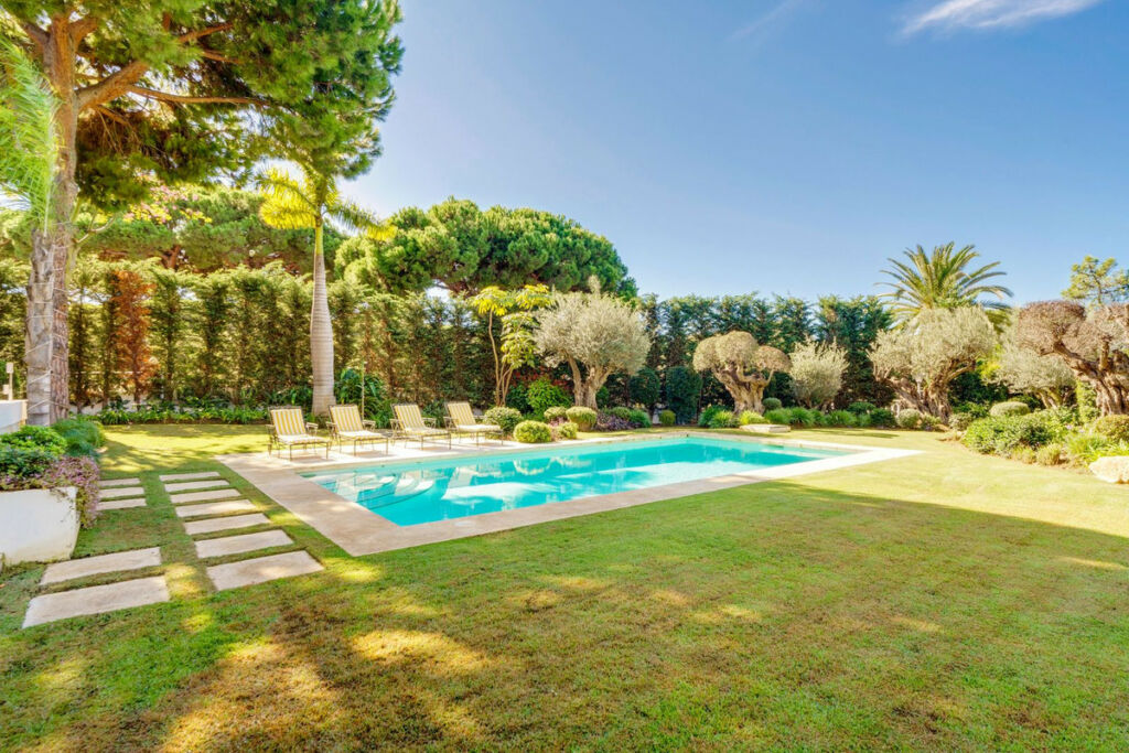 Detached Villa Hacienda Las Chapas Málaga - image 20