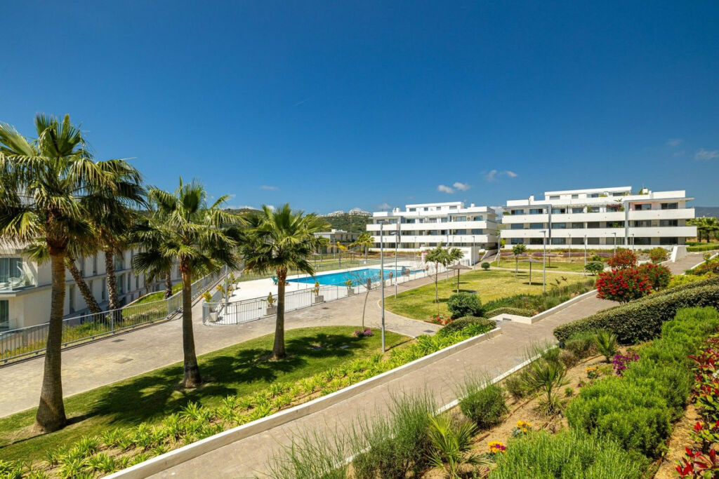 Ground Floor Apartment Estepona Málaga - image 20