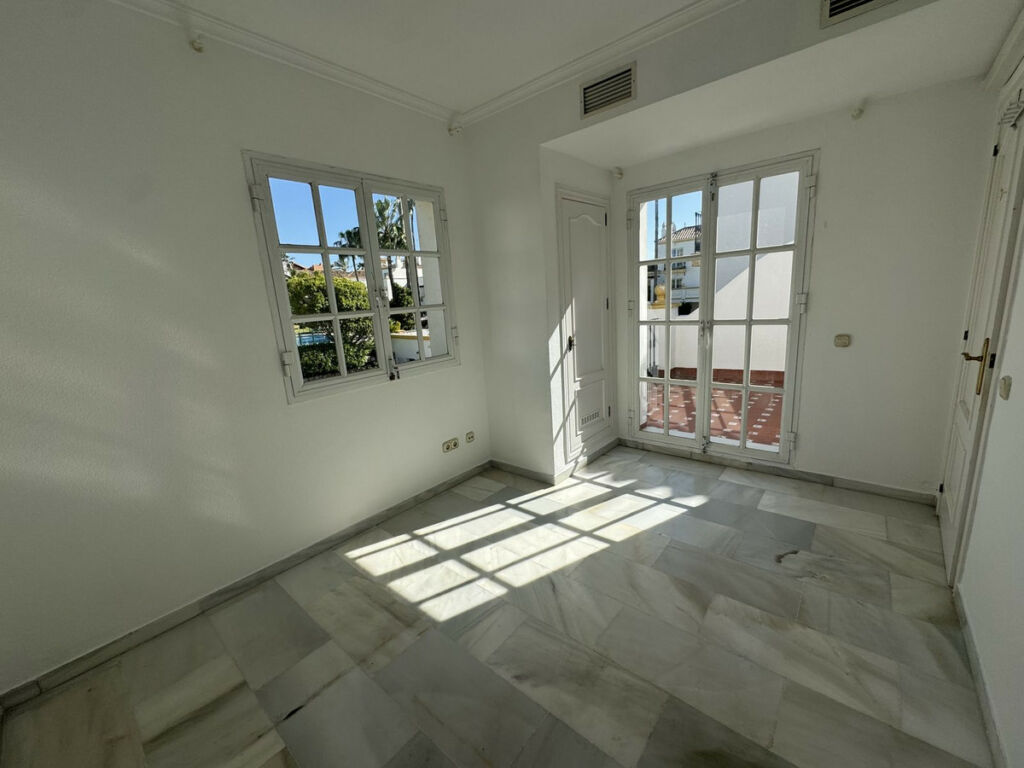 Townhouse Estepona Málaga - image 20