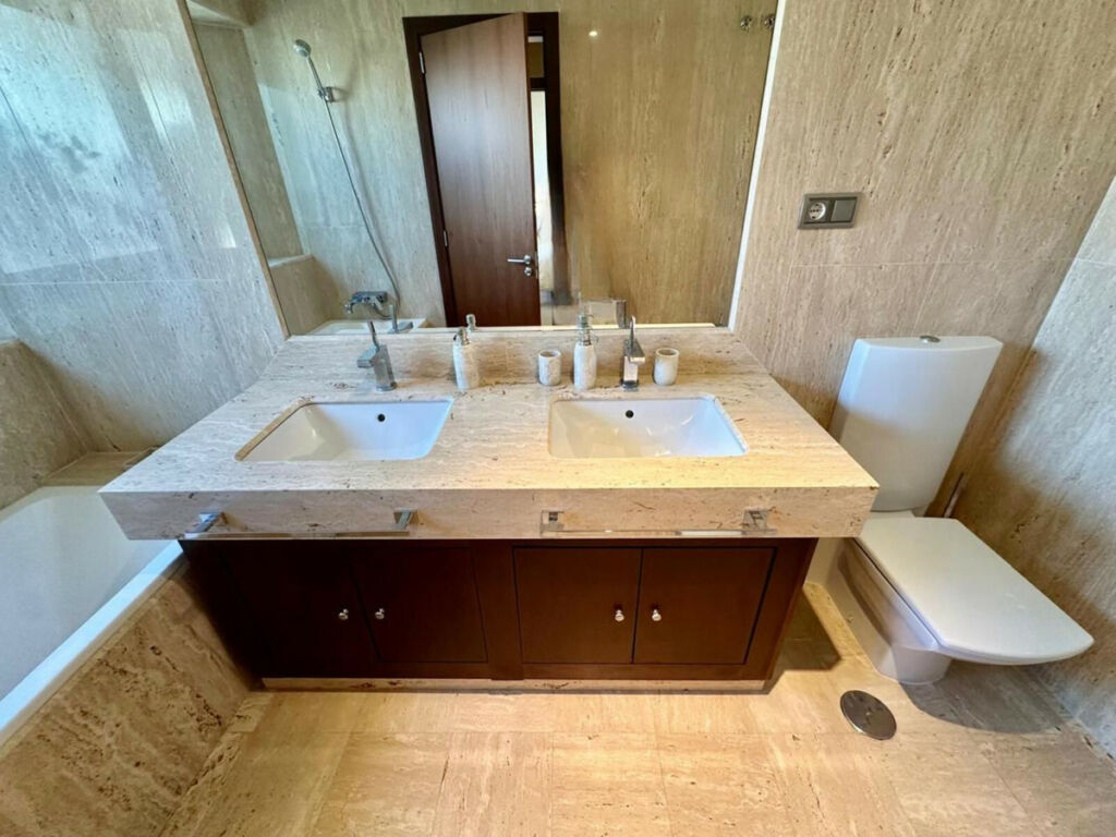 Penthouse Duplex Nueva Andalucía Málaga - image 17