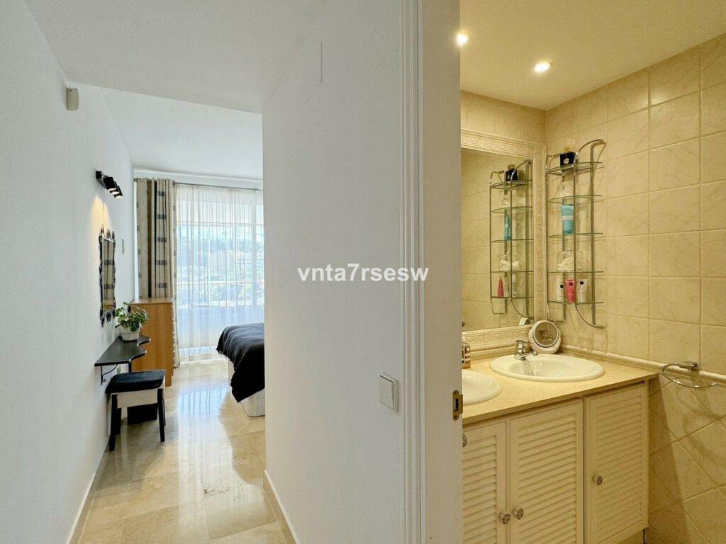 Middle Floor Apartment Riviera del Sol Málaga - image 21