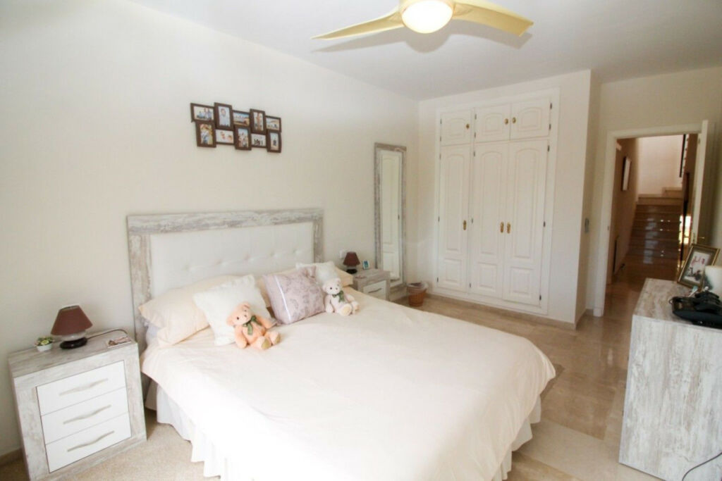Townhouse Riviera del Sol Málaga - image 21