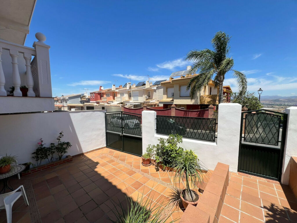 Semi-Detached House Alhaurín de la Torre Málaga - image 2