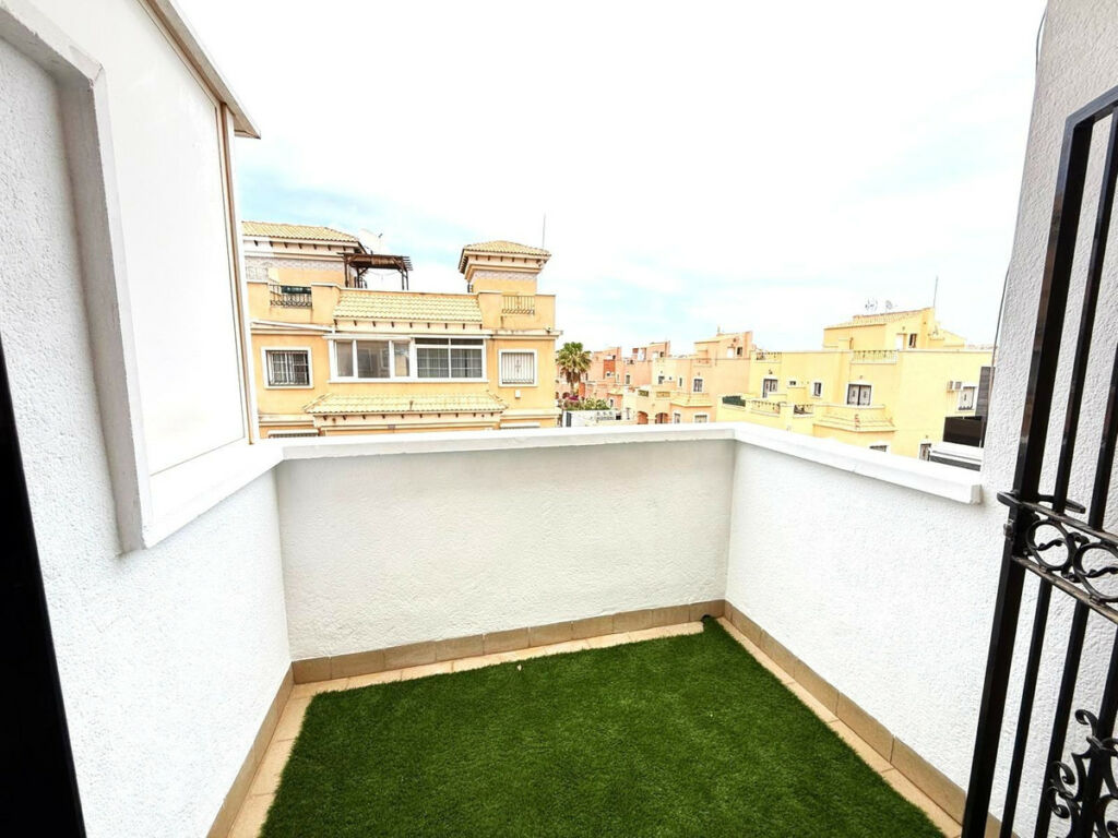 Semi-Detached House Villamartin Alicante - image 21