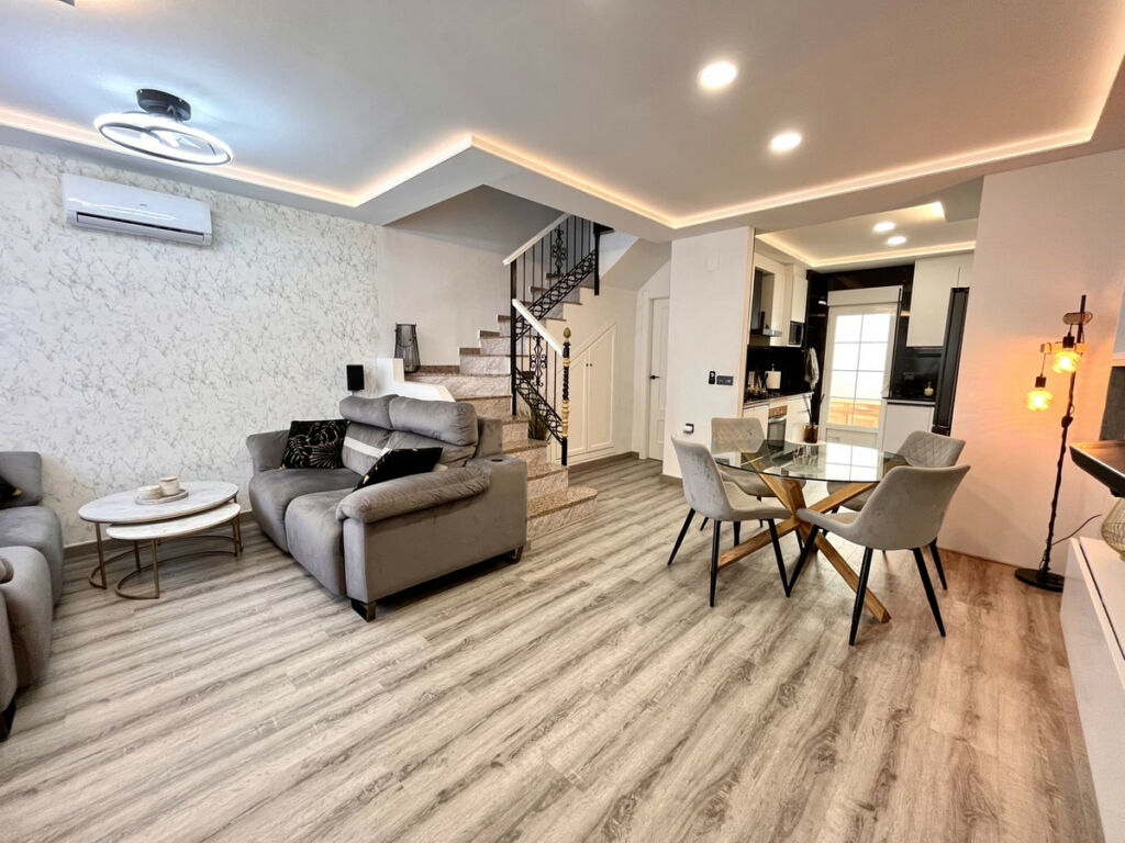 Townhouse Villamartin Alicante - image 21