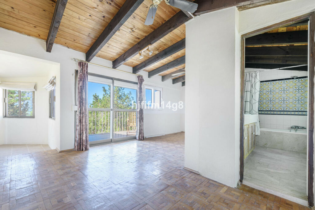 Detached Villa Nueva Andalucía Málaga - image 21