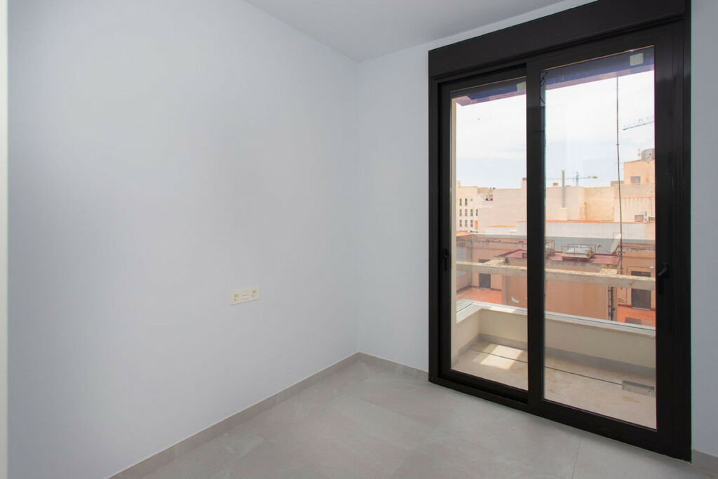 Middle Floor Apartment Torrevieja Alicante - image 21